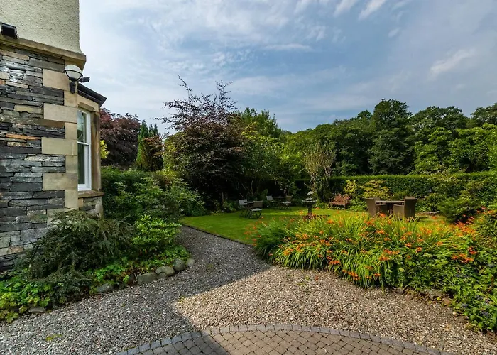 Chestnuts Guest House (Adults Only)